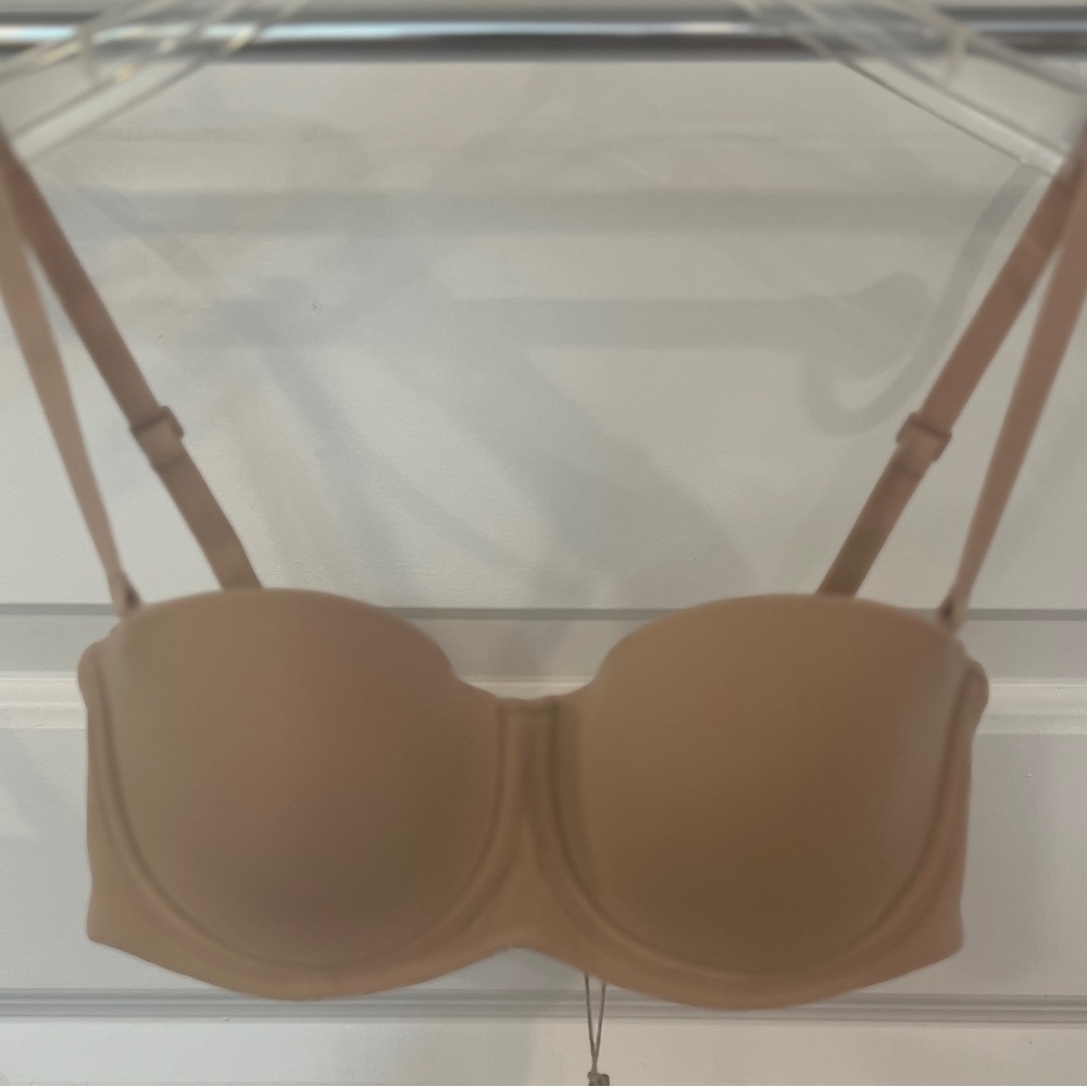 SKIMS Strapless Convertible Bra Sz32B - Beige